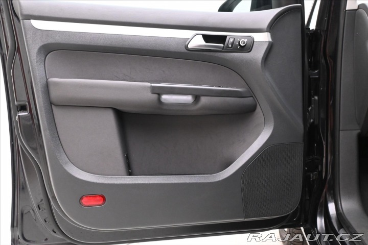 Volkswagen Touran 2,0 TDI 103kW DSG 7 míst 2013