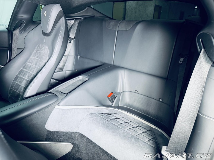 Ferrari Roma FULL CARBON MAX VÝB ZÁRUK 2021