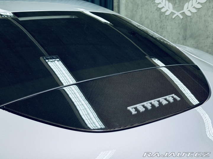 Ferrari Roma FULL CARBON MAX VÝB ZÁRUK 2021