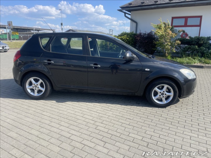Kia Ceed 1,4 CVVT 80kW Tažné nová 2007