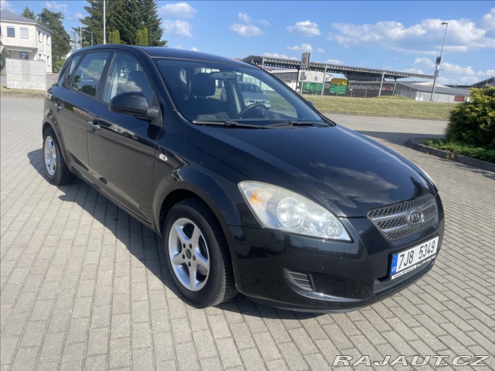 Kia Ceed 1,4 CVVT 80kW Tažné nová 2007