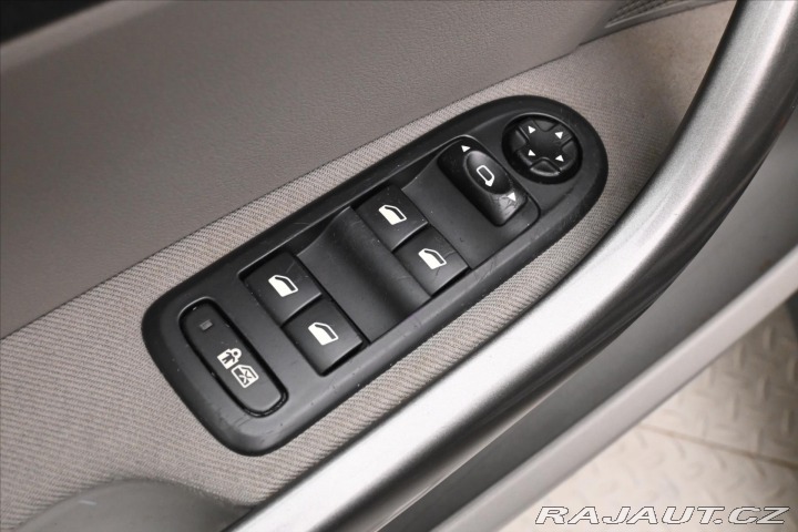 Peugeot 308 1,6 SW HDI 82 kW Panorama 2011