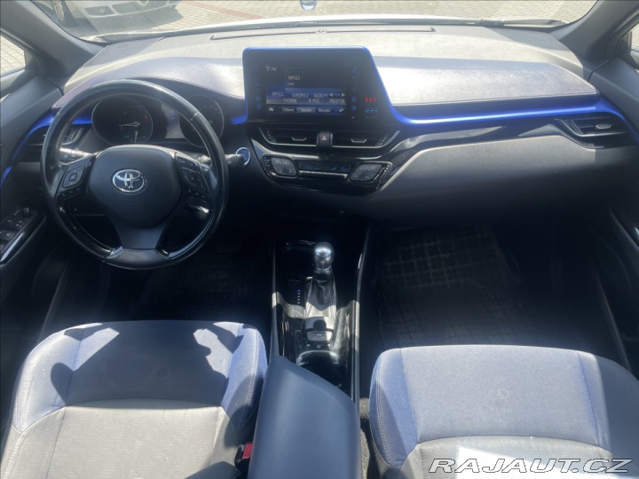 Toyota C-HR 1,8 i 73kw Hybrid e-CVT 2017
