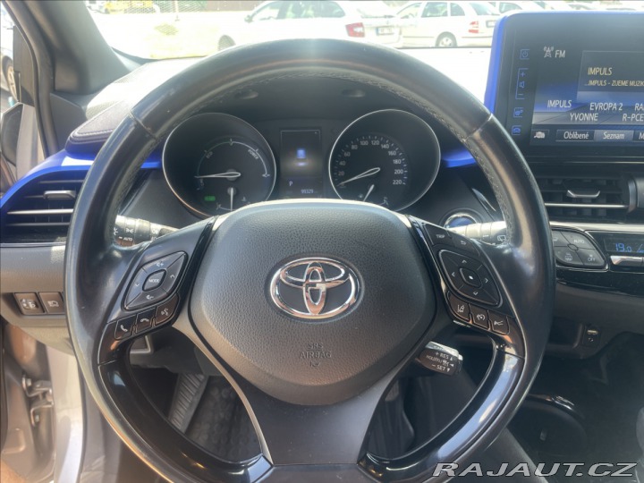 Toyota C-HR 1,8 i 73kw Hybrid e-CVT 2017