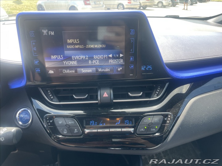 Toyota C-HR 1,8 i 73kw Hybrid e-CVT 2017