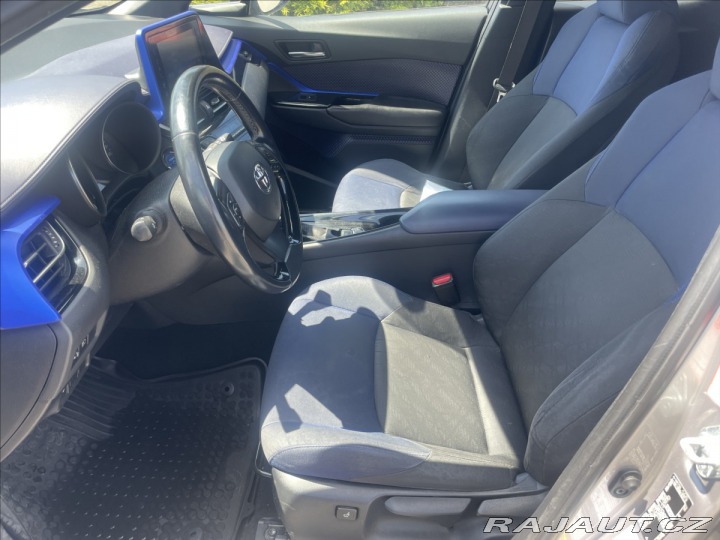 Toyota C-HR 1,8 i 72kw Hybrid e-CVT 2017