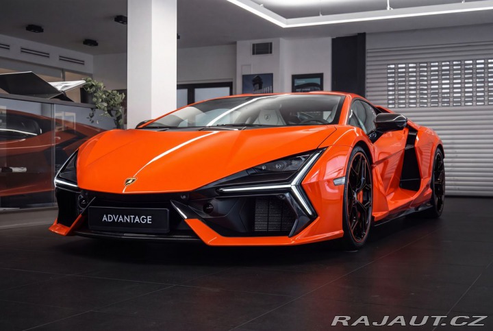 Lamborghini Revuelto  2026
