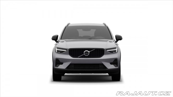 Volvo XC40 2,0 B3  Plus 2026