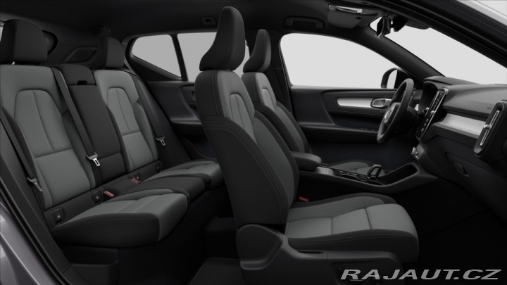 Volvo XC40 2,0 B3  Plus 2026