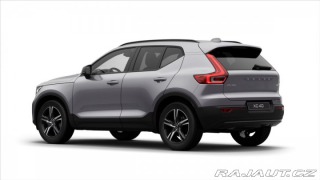 Volvo XC40 2,0 B3  Plus 2026