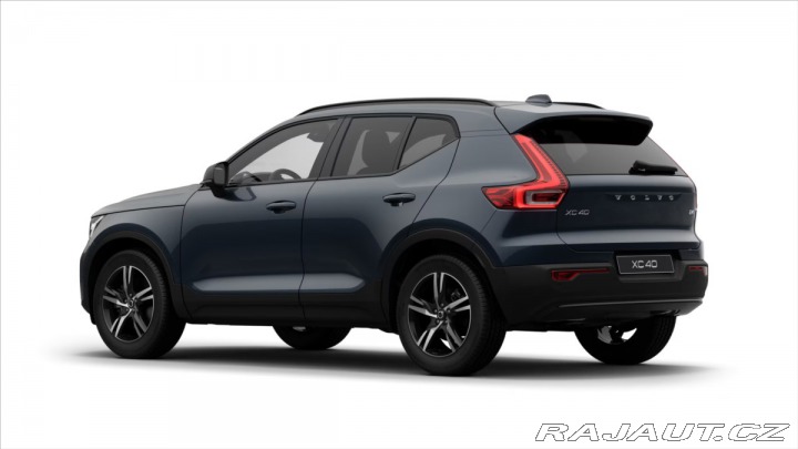 Volvo XC40 2,0 B4  Plus 2026