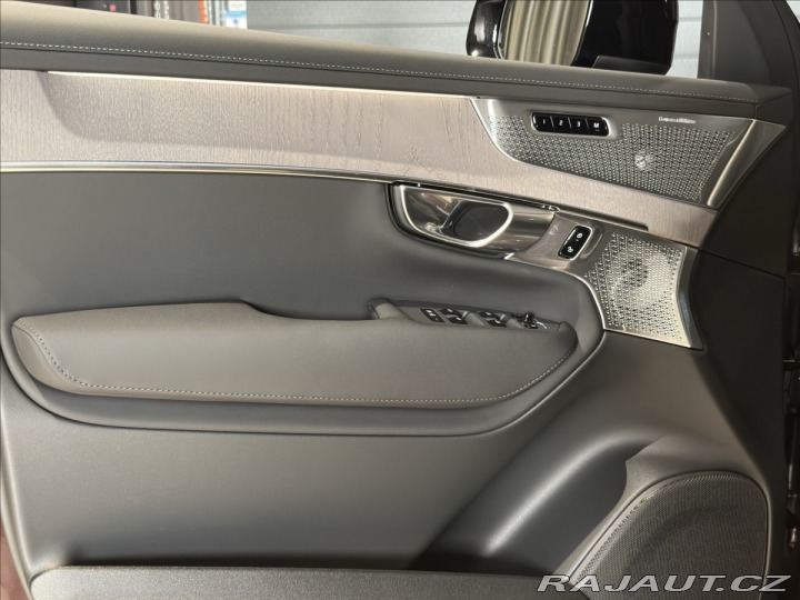 Volvo XC90 2,0 T8 Ultra Dark 2026
