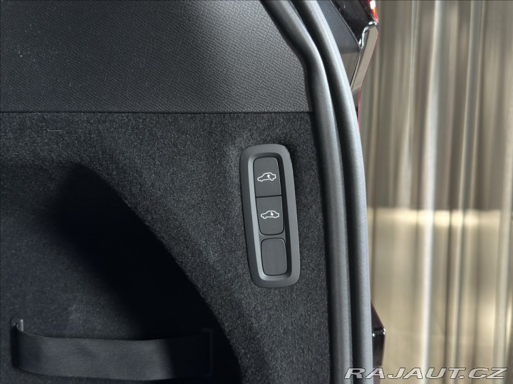 Volvo XC90 2,0 T8 Ultra Dark 2026