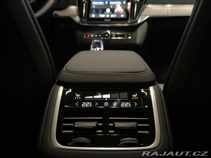 Volvo XC90 2,0 T8 Ultra Dark 2026