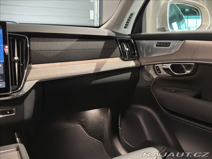 Volvo XC90 2,0 T8 Plus Bright 2026