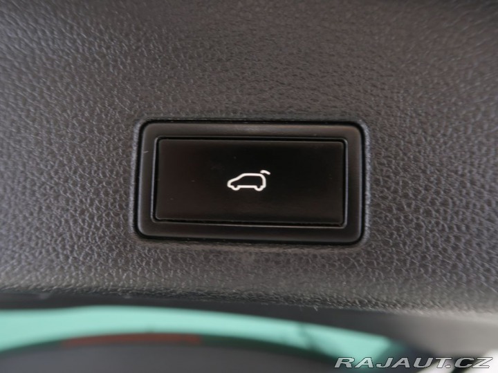 Volkswagen Sharan 2.0,TDI,103kW,Manuál,Tažn 2010