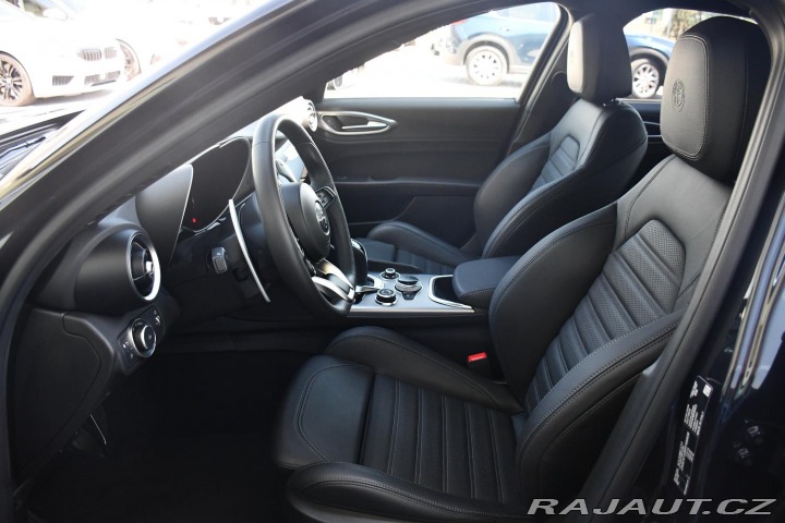 Alfa Romeo Giulia 2,0 VELOCE 16V 206kW AT8- 2024