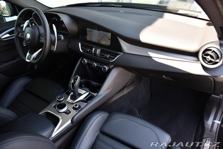 Alfa Romeo Giulia 2,0 VELOCE 16V 206kW AT8- 2024