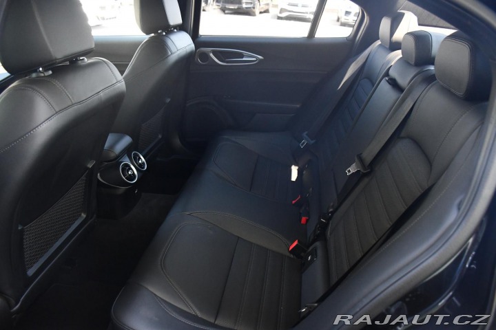 Alfa Romeo Giulia 2,0 VELOCE 16V 206kW AT8- 2024