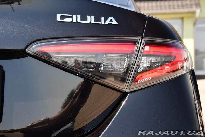 Alfa Romeo Giulia 2,0 VELOCE 16V 206kW AT8- 2024