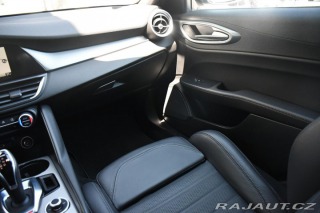Alfa Romeo Giulia 2,0 VELOCE 16V 206kW AT8- 2024