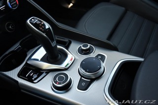 Alfa Romeo Giulia 2,0 VELOCE 16V 206kW AT8- 2024