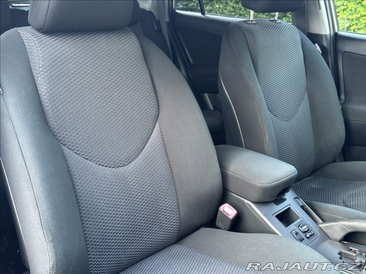 Toyota RAV4 2,0 158PS  Life A/T 4x4 2010