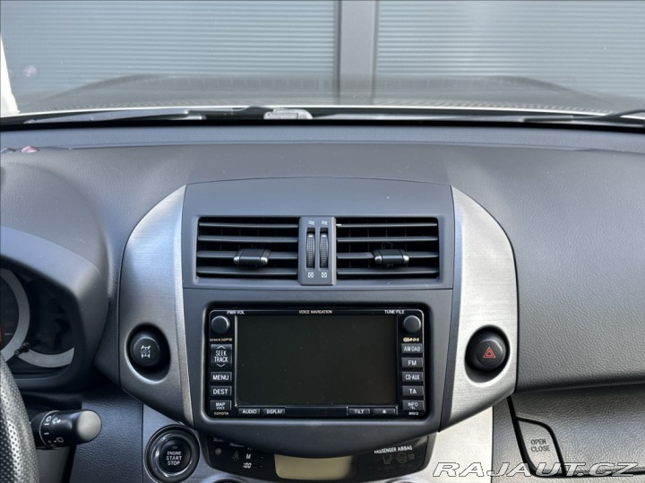 Toyota RAV4 2,0 158PS  Life A/T 4x4 2010