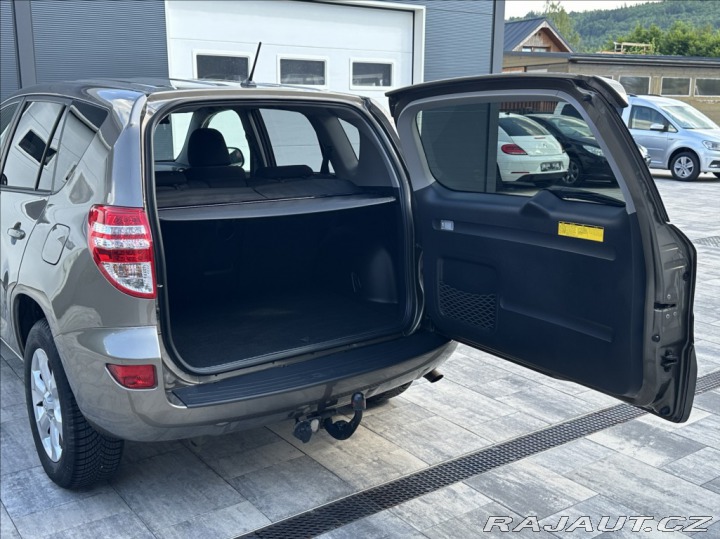 Toyota RAV4 2,0 158PS  Life A/T 4x4 2010