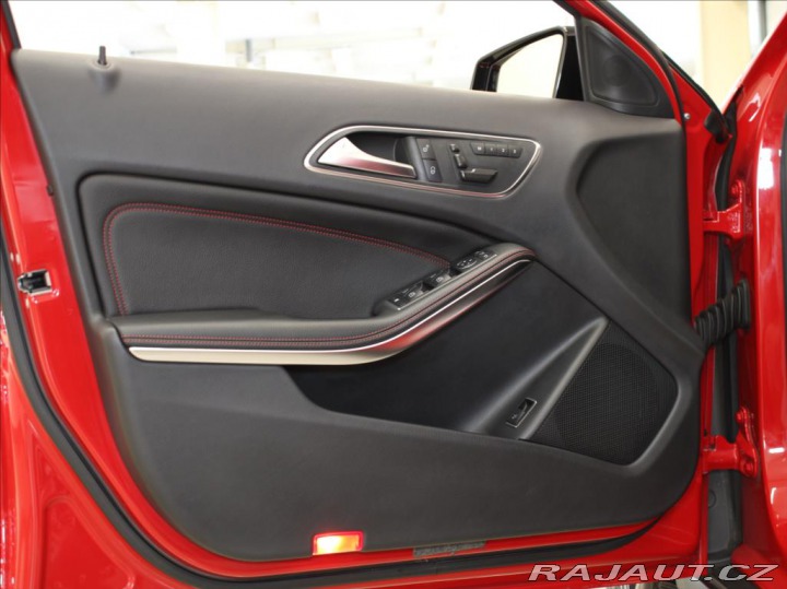 Mercedes-Benz GLA 2,0 250 4M AMG paket Kam. 2015