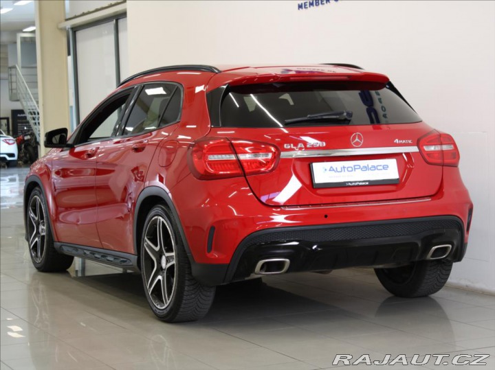 Mercedes-Benz GLA 2,0 250 4M AMG paket Kam. 2015