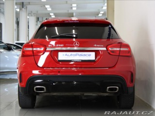 Mercedes-Benz GLA 2,0 250 4M AMG paket Kam. 2015