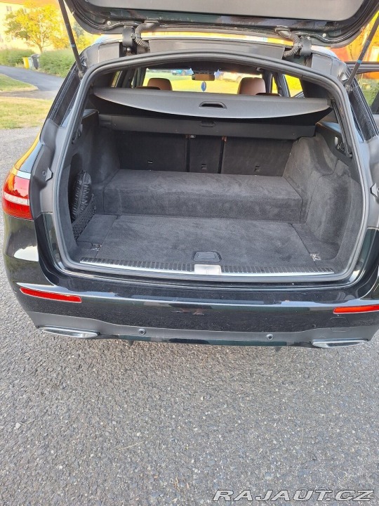 Mercedes-Benz E 2,0   D 300de AMG packet 2021