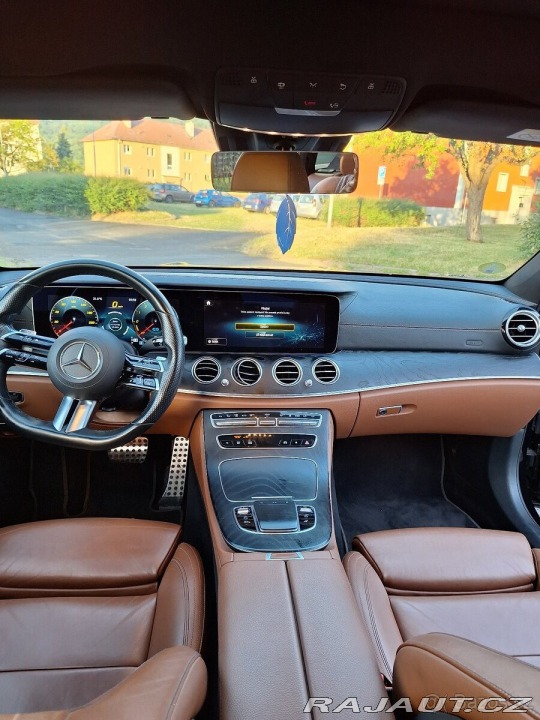 Mercedes-Benz E 2,0   D 300de AMG packet 2021