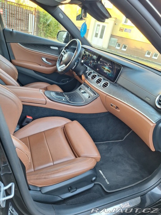 Mercedes-Benz E 2,0   D 300de AMG packet 2021