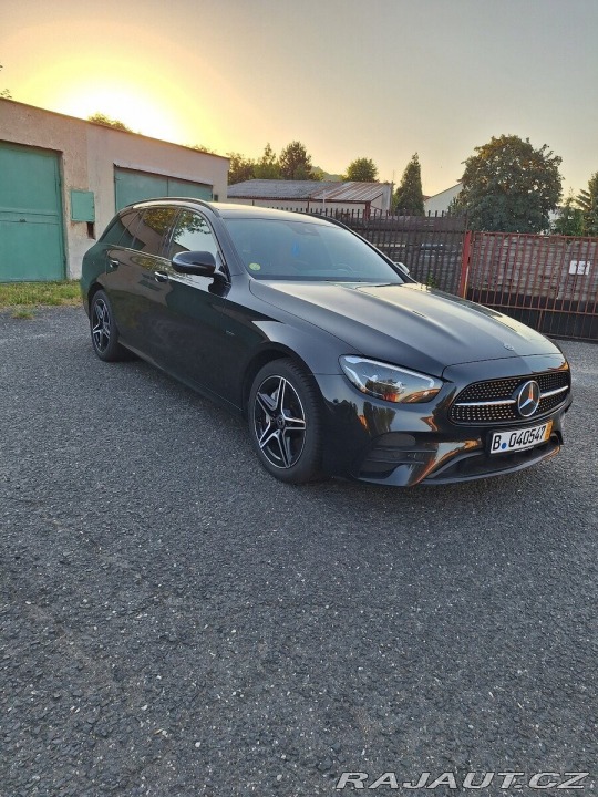 Mercedes-Benz E 2,0   D 300de AMG packet 2021