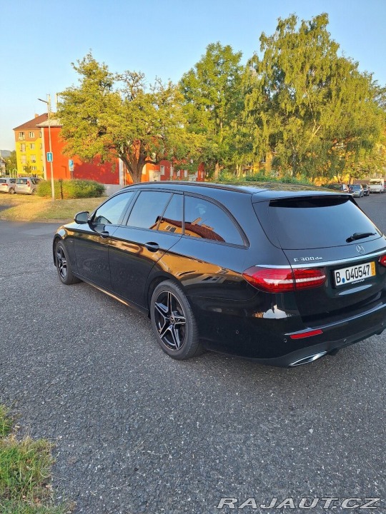 Mercedes-Benz E 2,0   D 300de AMG packet 2021