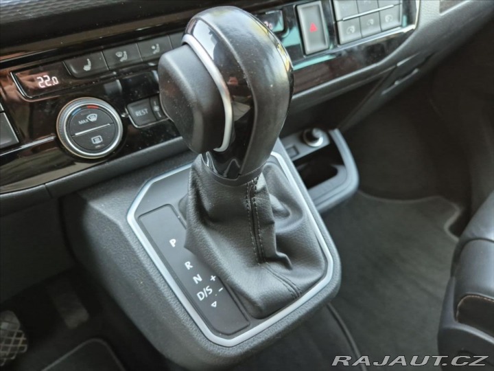 Volkswagen Multivan 2,0 TDi HIGHLINE 4MOTION 2020