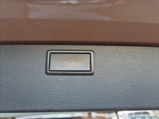 Volkswagen Multivan 2,0 TDi HIGHLINE 4MOTION 2020