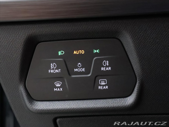 Cupra Leon 2,0 TSI 140 kW DSG ST CZ 2024