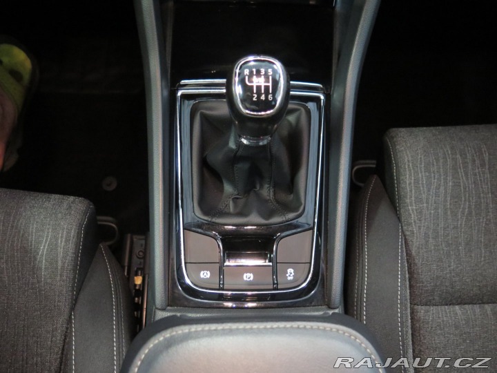 Škoda Karoq 1.5TSI,klima,navi,výhřev, 2019