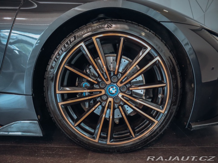 BMW i8 Ultimate Sophisto Edition 2019