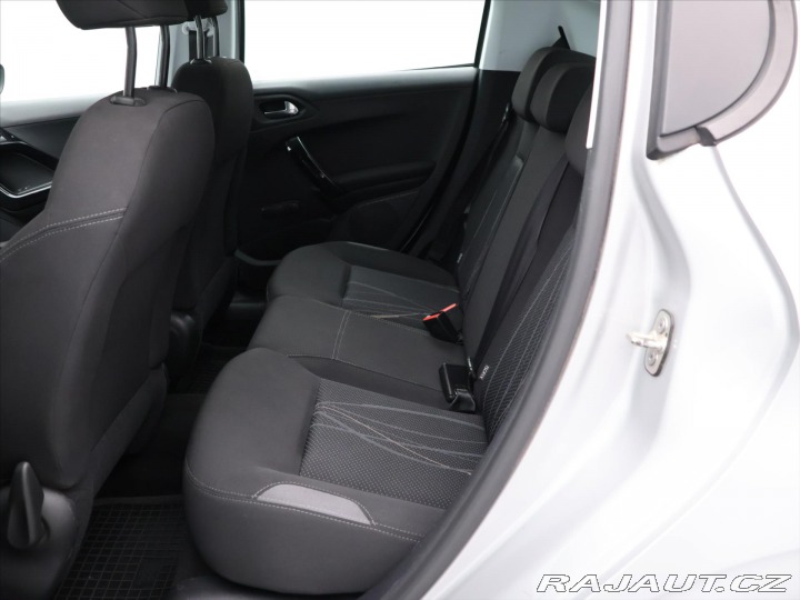 Peugeot 208 1,2 PT 60kW Klima CZ LPG 2013