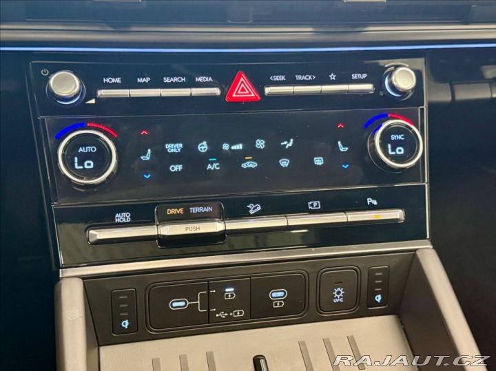 Hyundai Santa Fe 1,6 T-GDI CALLIGRAPHY 4X4 2025