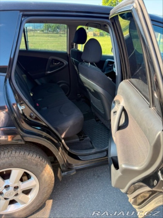 Toyota RAV4 2,2   130kw 2007