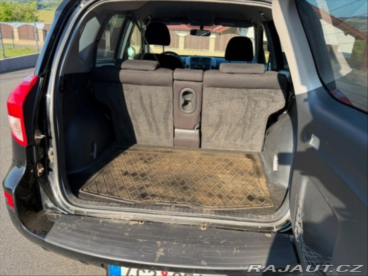 Toyota RAV4 2,2   130kw 2007