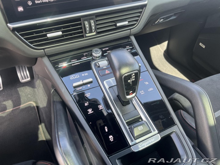 Porsche Cayenne GTS 2021
