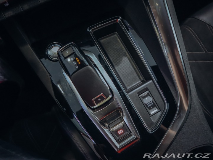 Peugeot 5008 1.6 PureTech - REZERVACE 2021