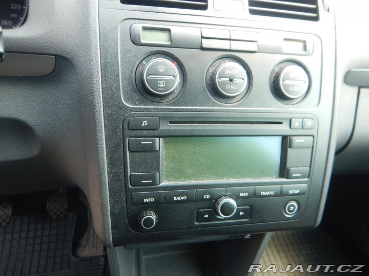 Volkswagen Touran 1.9 TDI, 7 MÍST, TAŽNÉ 2006