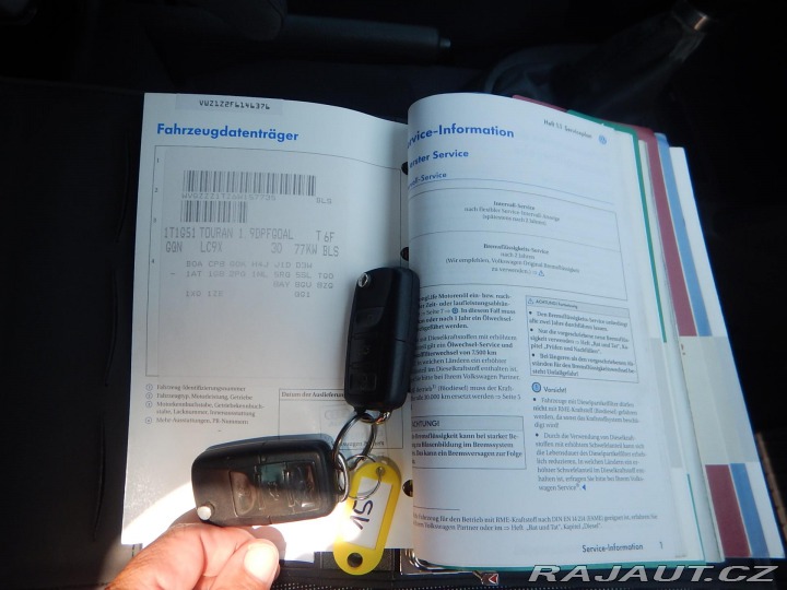 Volkswagen Touran 1.9 TDI, 7 MÍST, TAŽNÉ 2006